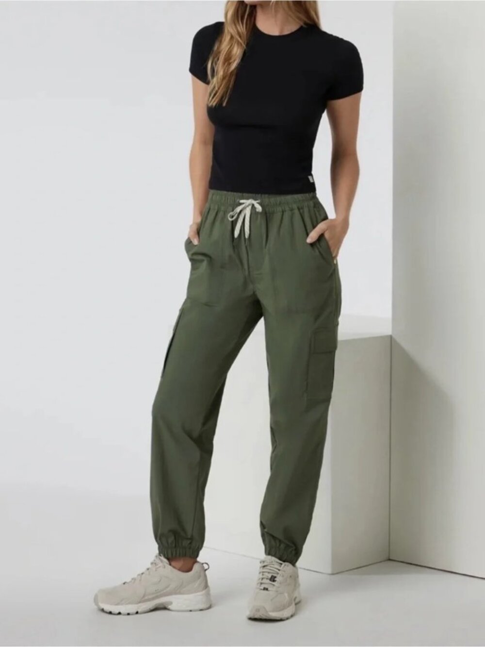 Vuori Army Green Birch Jogger Pants Cargo Pockets HIgh Rise Womens XS